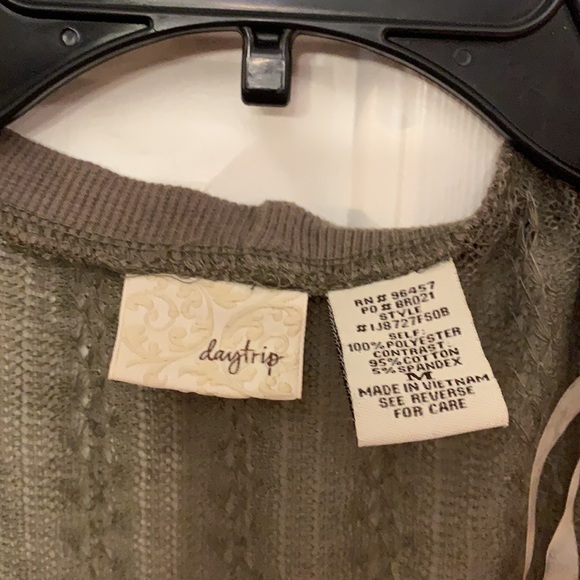 😍 Daytrip Semi see through gorgeous short sleeve cardigan with buttons M - Picture 8 of 12